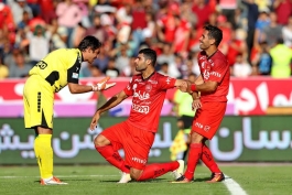 دیدار فان استقلال و پرسپولیس