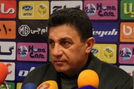 قلعه‌نویی: فوتبال ایران به لحاظ اخلاقی مدیون برانکو است؛ تعطیلات لیگ منسوخ شده است