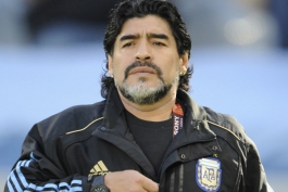 اسطوره آرژانتینی، گزینه هدایت تیم ملی فوتبال عراق؛ مارادونا به تهران می‌آید؟