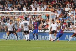 کمیته فنی داوران لالیگا: گل اول بارسلونا به والنسیا درست بود
