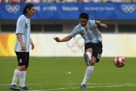 هافبک آرژانتینی بوکاجونیورز - مهاجم آرژانتینی بارسلونا - تیم ملی آرژانتین