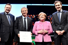 پیام آنگلا مرکل برای کلینزمن، کاپیتان افتخاری تیم ملی آلمان