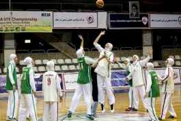 بسکتبال بانوان-نماینده فدراسیون جهانی بسکتبال-پوشش اسلامی