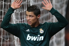 سلامتی کسی که میدونست گل زدن به یونایتد خوشحالی نداره و نکرد!!!!!!!!!!