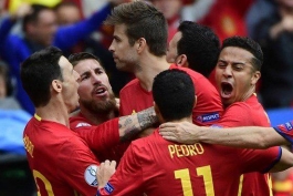 اسپانیا 1-0 جمهوری چک؛ پیکه، فرشته نجات در گام نخست