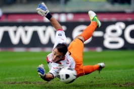 نیکولا لئالی