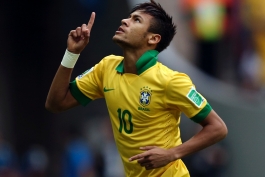 آمار فوق العاده نیمار در برزیل : 22 ساله /55 بازی ملی /36گل!!