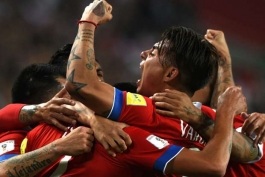 پرو 3 - 4 شیلی؛ زوج مهارنشدنی سانچز-وارگاس، شیلی را شش امتیازی کرد