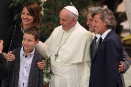 خاویر زانتی: خانواده باجو و پاپ فرانسیس قبل از دیدار بازی برای صلح در واتیکان