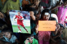 تیاگو آلکانتارا در فیسبوک: قدرت فوتبال. عشق های من در کامبوج. متشکرم.
