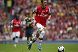 گل زیبای مسوت اوزیل به ناپولی به روایت تصویر 