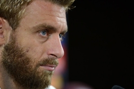 دنیله ده روسی: عشقم به رم سبب شد در این تیم ادامه دهم