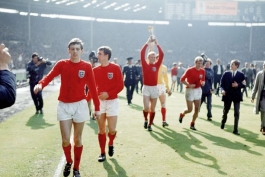 کمپینی برای اعطای عنوان شوالیه به قهرمانان انگلستان در جام جهانی 1966