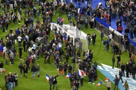 هواداران میهمان تا اواسط دسامبر از حضور در ورزشگاه های فرانسه محروم شدند
