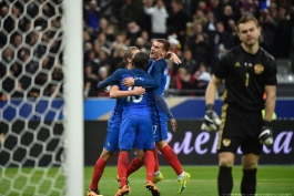 فرانسه 4-2 روسیه؛ بازگشت به خانه با یک پیروزی شیرین جشن گرفته شد 