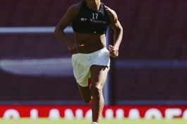 عکس روز؛ سانچز پس از شکست در امارات ماند و تمرین کرد 