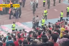 ویدیو؛ تشویق هواداران پرسپولیس علی رغم از دست دادن قهرمانی 