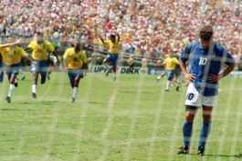 لحظات به یادماندنی جام‌های جهانی؛ پنالتی از دست رفتـه باجو 1994