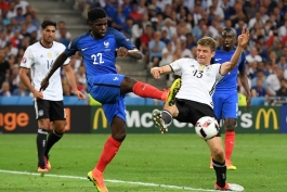 اومتیتی: بازی در کنار بازیکنان فرانسه پیچیده نیست؛ با آنها به جنگ می رویم