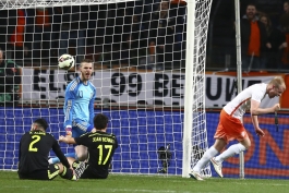 هلند 2-0 اسپانیا؛ فرار موقت هیدینک از بحران