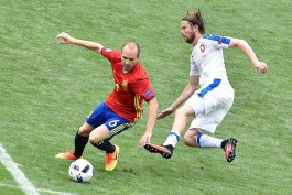 اینیستا: اسپانیا با سبک بازی خود به موفقیت های زیادی دست یافته است