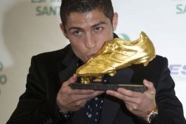 کریستیانو رونالدو سومین کفش طلای خود را در 6 نوامبر دریافت خواهد کرد