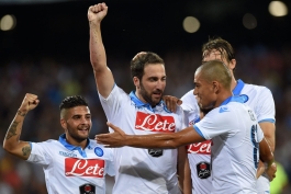 بنیتز: تا پایان آگوست خریدهایی خواهیم داشت؛ ناپولی پیشرفت کرده است