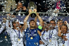 کاسیاس به عنوان کاپیتان 9 جام را بالای سر برده و در مجموع 19 عنوان قهرمانی دارد