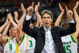 شباهت بالای سرمربی تیم ملی والیبال استرالیا و یک مربی فوتبال معروف