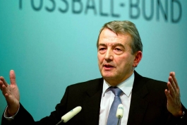 رئیس فدراسیون فوتبال آلمان از سمت خود استعفا داد
