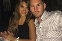 آنتونلا همسر مسی ساعاتی پیش این عکس را در اینستاگرامش منتشر کرد .