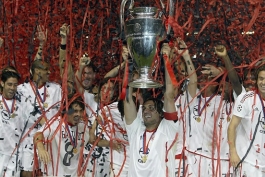 فلش بک؛ دوازده سال پیش میلان با غلبه بر یوونتوس، قهرمان لیگ قهرمانان اروپا شد