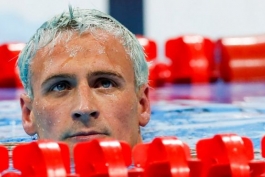 المپیک ریو 2016؛ چهار نفر از اعضای تیم شنای ایالات متحده مورد حمله مسلحانه قرار گرفتند