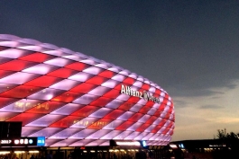 Allianz Arena - بایرن مونیخ
