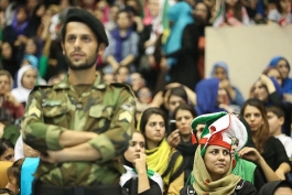ورود کلیه بانوان به سالن مسابقه والیبال ایران - آمریکا ممنوع شد