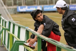 در آستانه دیدار با پرسپولیس؛ زنیدپور اخراج شد، سانتوس قهر کرد!