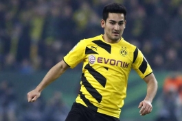 غیر رسمی؛ گوندوعان قراردادش را تمدید خواهد کرد