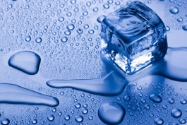 دعوت لئو خدای فوتبال 21از دوستانش در سایت برای چالش سطح اب یخ!!!