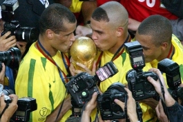 پُلی به گذشته: سیزدهمین سالگرد قهرمانی برزیل در جام جهانی 2002
