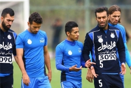 مدافعان مورد نظر قلعه نویی برای تراکتورسازی در لیست فروش استقلال