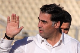 آذری: باشگاه ذوب‌ آهن، یک تیم فوتبال نیست که در خیابان بخوابد؛ آنها پول را حرام می‌ کنند