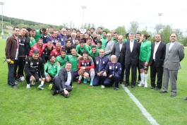 ظریف: روحانی با اعضای تیم ملی فوتبال دیدار می‌کند؛ حضور در جام‌جهانی افتخار است