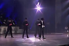 یکی از خفنترین رقصای مایکل جکسون با گروه و کلاهش!_اصلا از دست ندید!