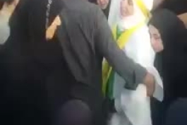 بهشت زیر پای مادران است 