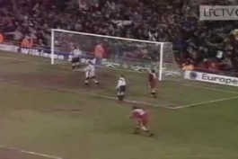 در این روز در سال 1996 بود که یکی از بهترین بازی های لیگ در آنفیلد بود که تا کنون دیده شده توسط این لحظه فراموش نشدنی ...