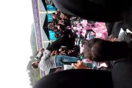 مادرش سر قبرش (دخترش) مراسم عروسی گرفته و میرقصه با پسرش (داداش دختر ه)...