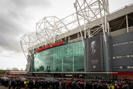 وداع با سر بابی چارلتون