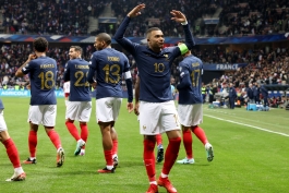 پیروزی 14-0 فرانسه مقابل جبل الطارق