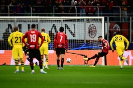 مهاجم فرانسوی میلان/از دست دادن ضربه پنالتی مقابل دورتموند در لیگ قهرمانان