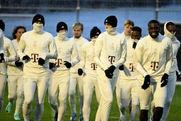 تمرینات بازیکنان بایرن مونیخ در سرمای صفر درجه پیش از بازی با کپنهاگن